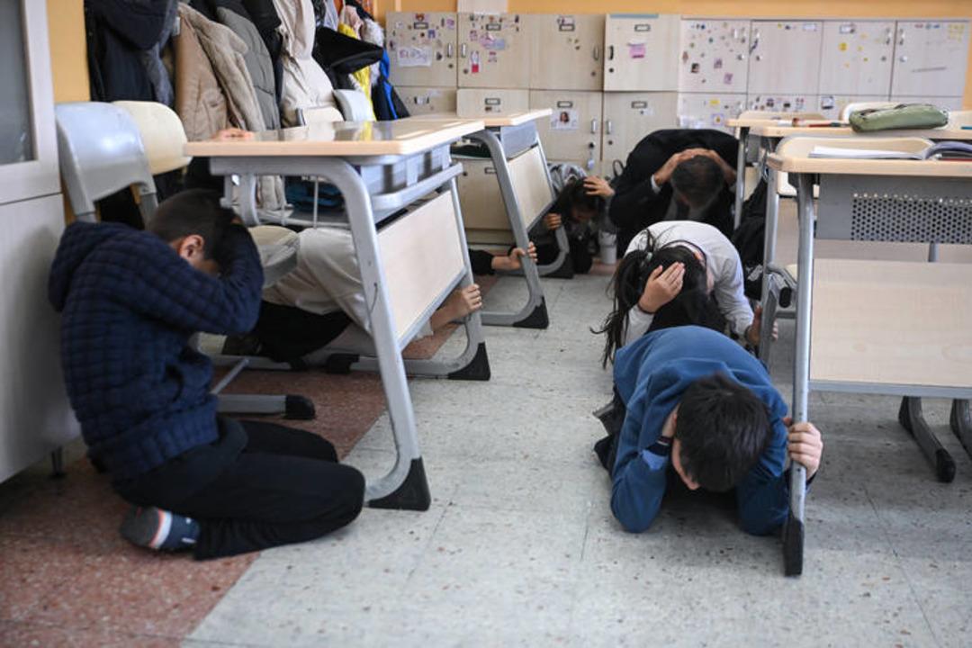 Valilik a&ccedil;ıkladı: Deprem sebebiyle Balıkesir de okullar yarın t&uuml;m g&uuml;n tatil edildi 1