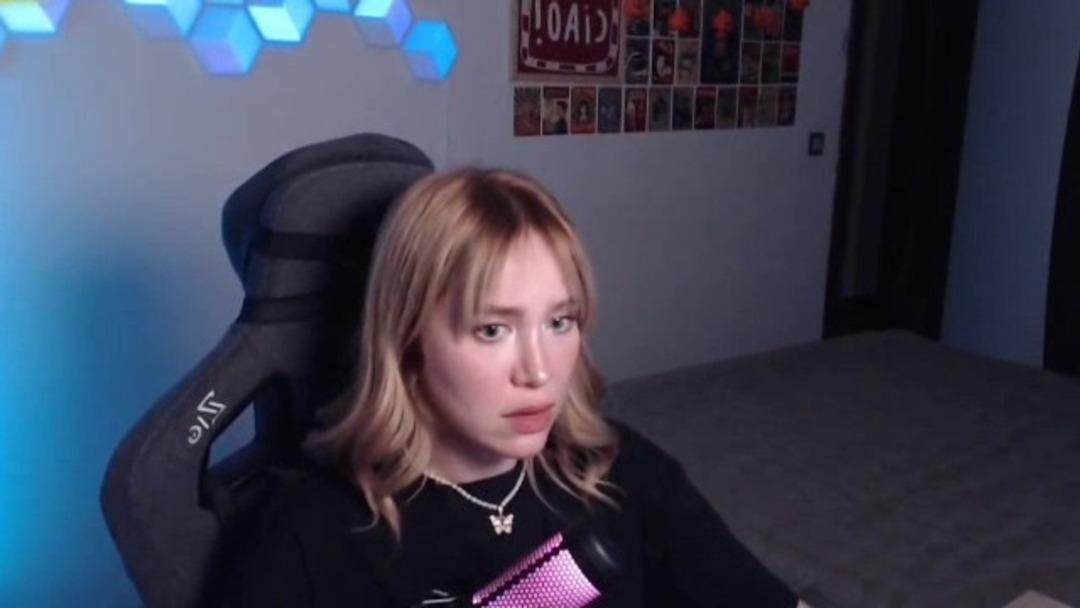 Depreme canlı yayında yakalandı, panik anları kendi kamerasına yansıdı 1