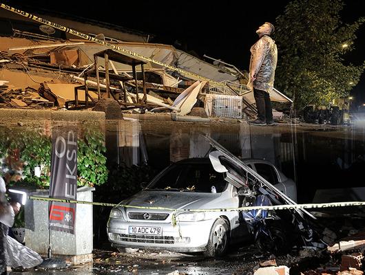 Balıkesir depreminde yıkılan tüm binalar: Enkaz alanları tek tek görüntülendi
