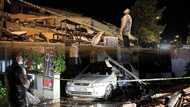 Balıkesir depreminde yıkılan tüm binalar… Enkaz alanları tek tek görüntülendi