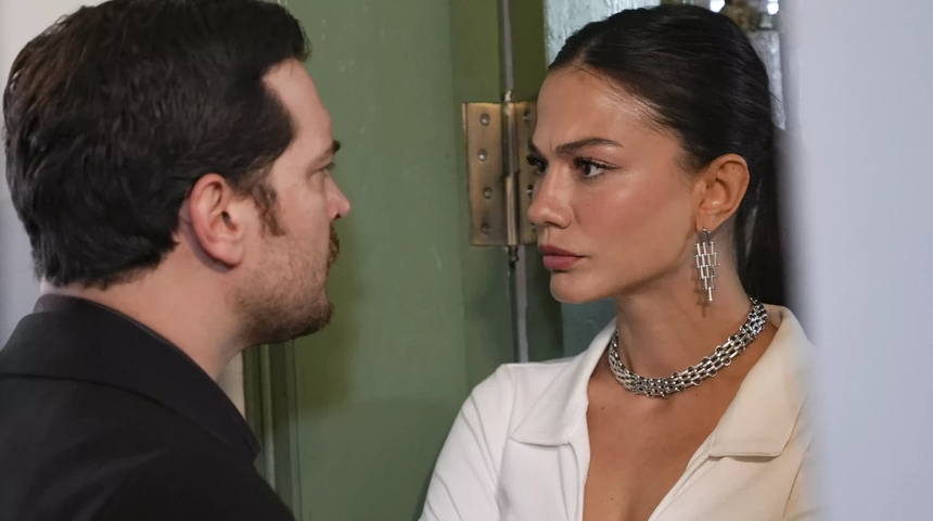 Uykucu galasında g&ouml;zler Demet &Ouml;zdemir'i aradı! &Ccedil;ağatay Ulusoy'a mesaj...