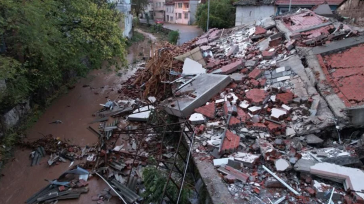 Balıkesir depreminde yıkılan tüm binalar… Enkaz alanları tek tek görüntülendi G3