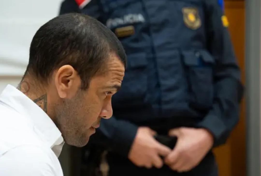 Tecavüz suçlamalarından beraat eden Dani Alves İspanya da bir kiliseye vaiz oldu! “Tanrı’ya inanın, ben bunun kanıtıyım... 3