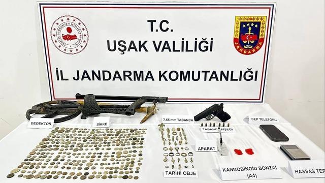 Uşak’ta jandarma ekipleri tarihi eser kaçakçılarına göz açtırmadı