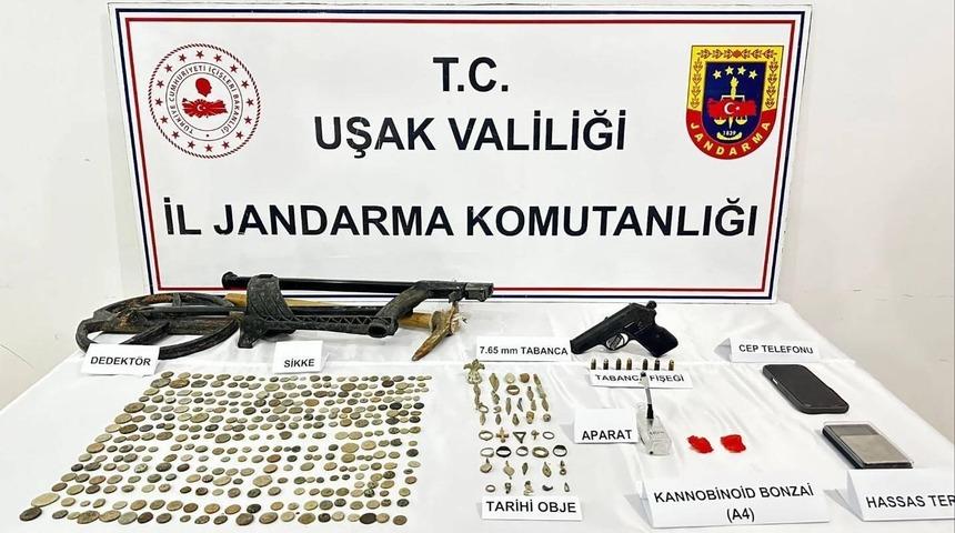 Uşak’ta jandarma ekipleri tarihi eser kaçakçılarına göz açtırmadı