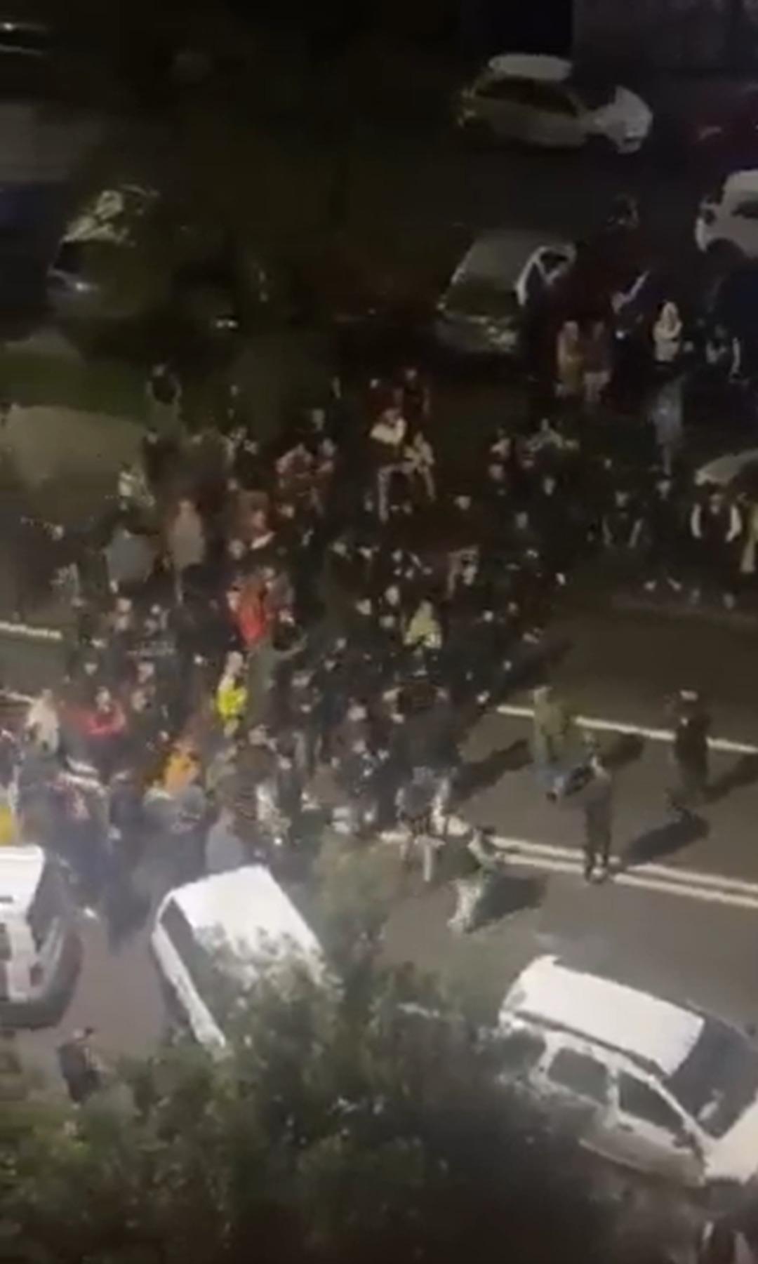 Beyzbol sopalı saldırıya hazırlanıyorlardı! Karadağ da Türk vatandaşlarına öfke yükseliyor: Polis hepsine el koydu 3