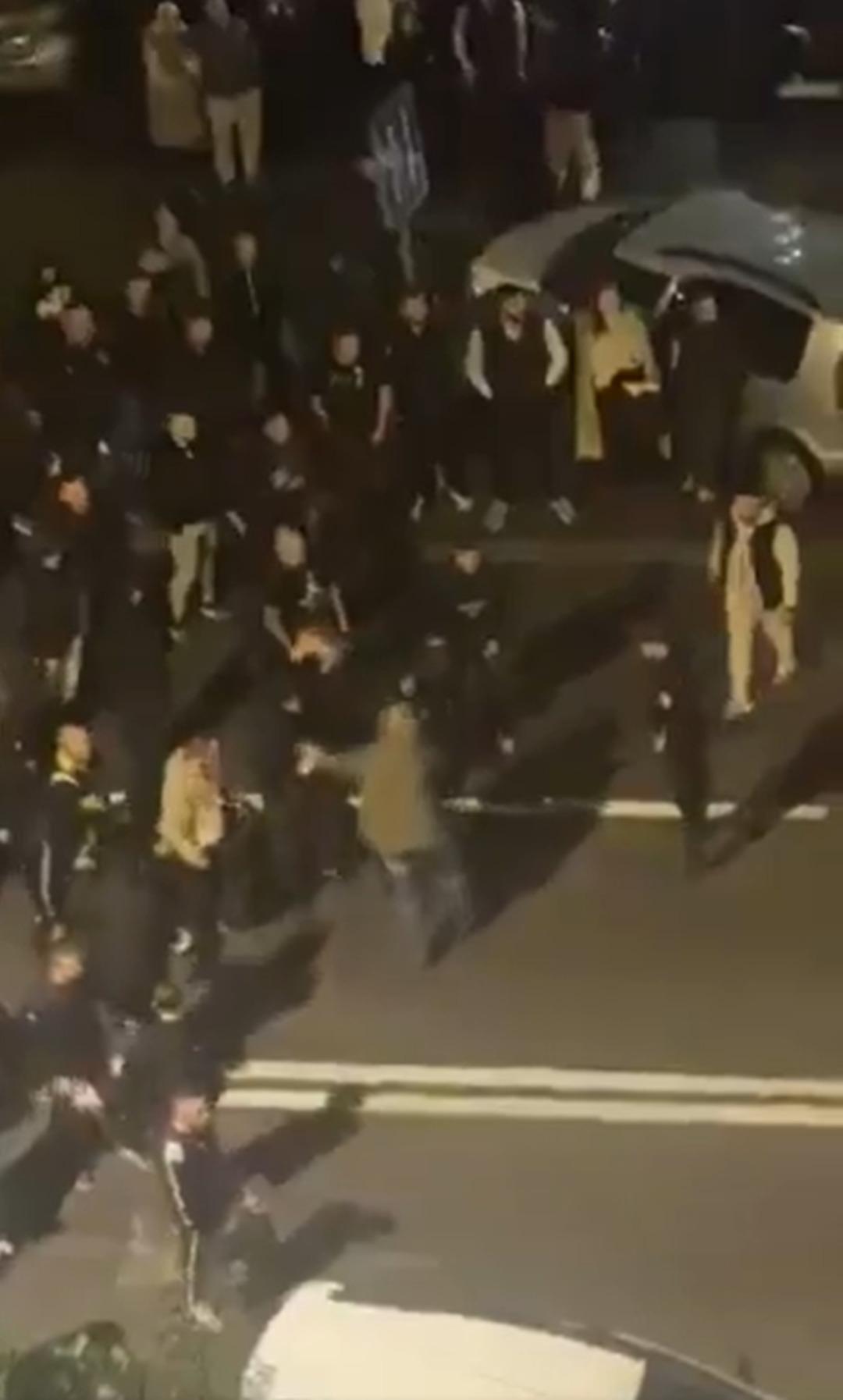 Beyzbol sopalı saldırıya hazırlanıyorlardı! Karadağ da Türk vatandaşlarına öfke yükseliyor: Polis hepsine el koydu 7