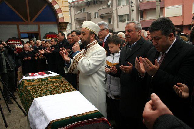 Kalp krizi sonucu ölen CHP belde başkanı toprağa verildi