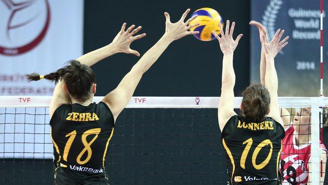 VakıfBank yarı finale yükseldi