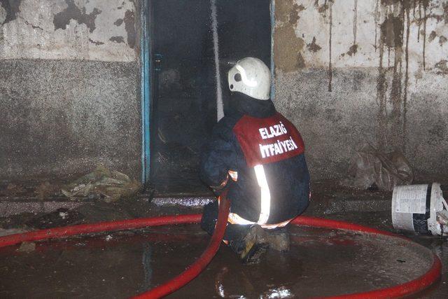 Elazığ’da ev yangını, bir kişi hastaneye kaldırıldı