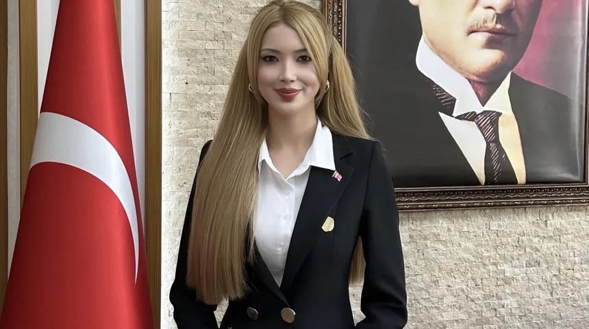 Sosyal medyanın konuştuğu kaymakam: Tuğçe Orhan! Güzelliği ile dikkat çekti…