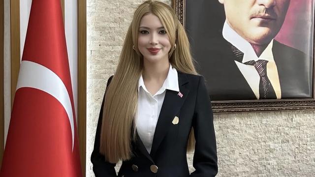 Sosyal medyanın konuştuğu kaymakam: Tuğçe Orhan! Güzelliği ile dikkat çekti…