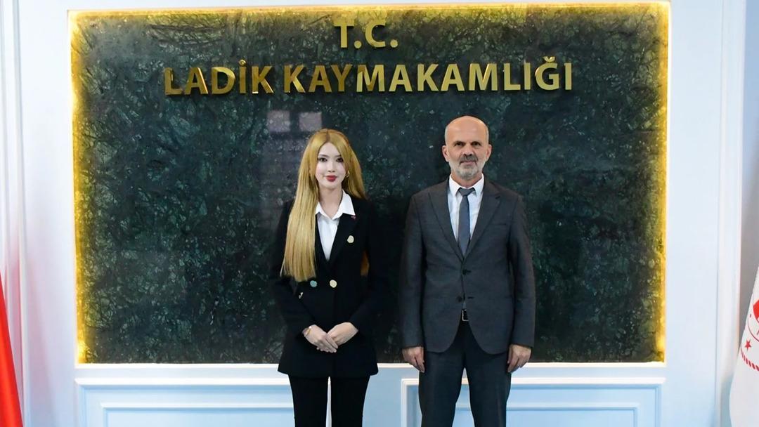 Sosyal medyanın konuştuğu kaymakam: Tuğçe Orhan! Güzelliği ile dikkat çekti… 1