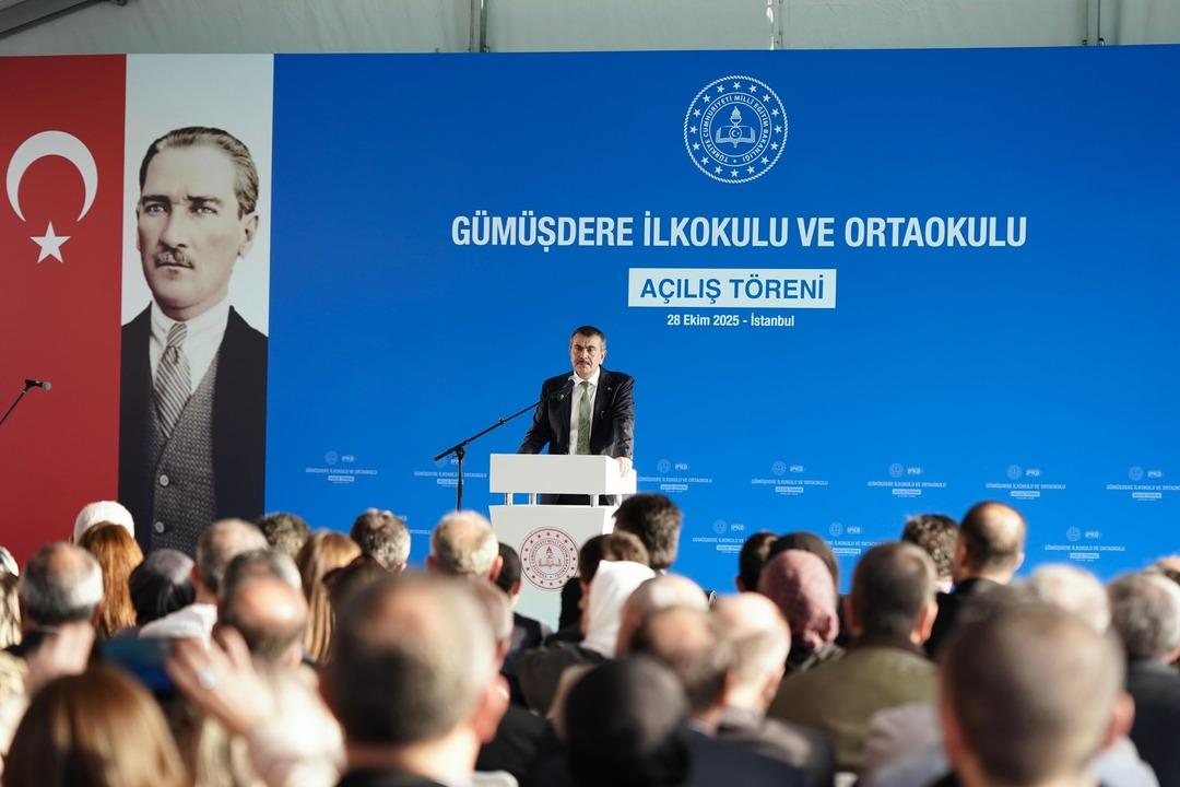 Bakan Tekin den okullarda Cumhurbaşkanı Erdoğan posteri açıklaması: "Hamlemiz gayet yerinde, hiç rahatsızlığımız yok" 1