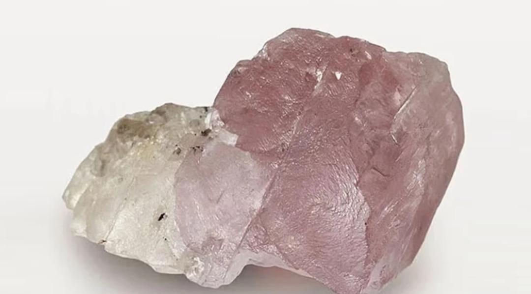 37 karat! Eşsiz bir parça: Açık arttırma ile satılacak... Dünyanın en yüksek fiyatlı mücevherlerinden biri olabilir 1