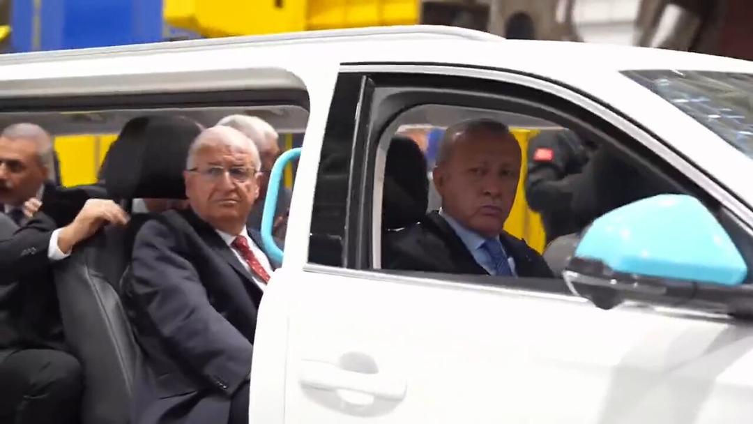 TOGG un limuzin modeli... İlk kez görüntülendi, Cumhurbaşkanı Erdoğan ve bakanlar birlikte geldi 1
