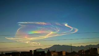 Pakistan’da görülen ateş gökkuşağı görsel şölen sundu