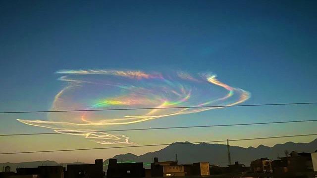 Pakistan’da görülen ateş gökkuşağı görsel şölen sundu