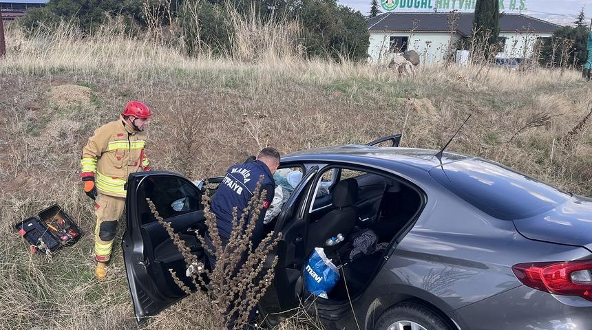 Kula’da otomobil tıra arkadan çarptı:1 yaralı