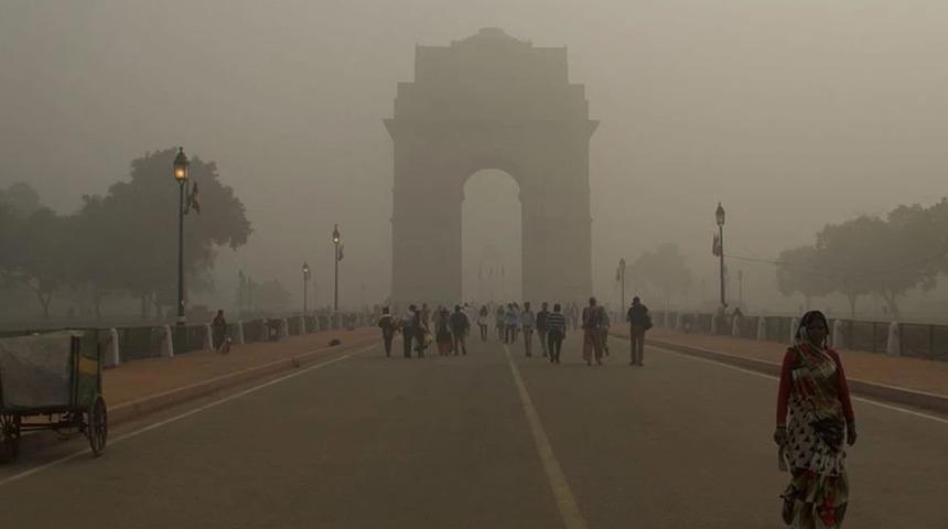 Hindistan, başkent Yeni Delhi'de hava kirliliğine karşı "yapay yağmur" denemeleri yapıyor