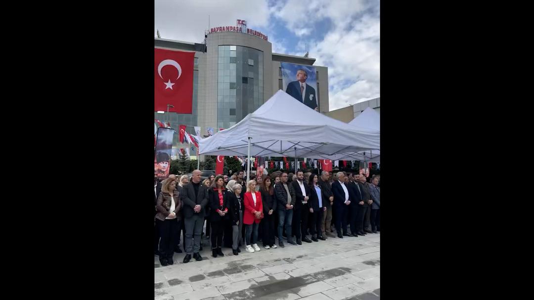 Bir anda hepsi birden sırtını döndü! 29 Ekim Cumhuriyet Bayramı töreninde protesto kameraya böyle yansıdı 2