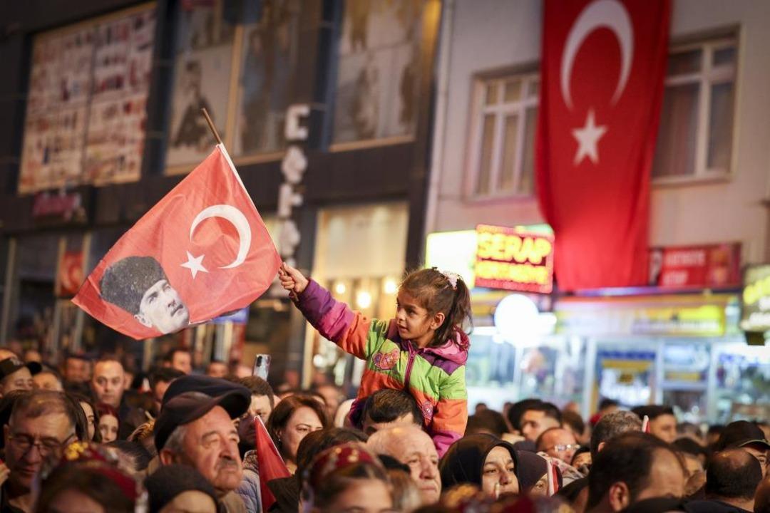 El presidente del CHP, Özel: