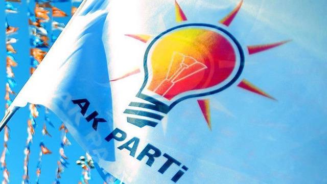 AK Parti'de dikkat çeken gelişme! İstanbul'da 3 ilçe başkanı görevden alındı | Son Dakika