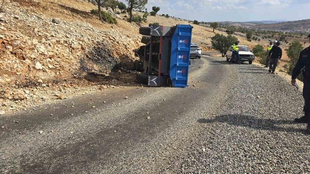 Adıyaman’da traktör devrildi: 2 yaralı 1