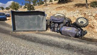 Adıyaman’da traktör devrildi: 2 yaralı