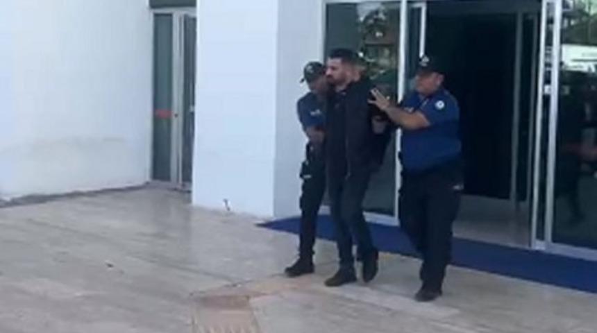 Yol verme kavgasında 1 kişiyi ayağından silahla vuran 2 şüpheli yakalandı