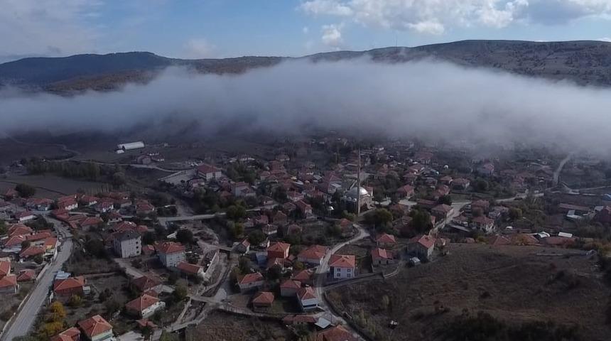 Gökyüzünü kaplayan sis, kartpostallık manzara oluşturdu