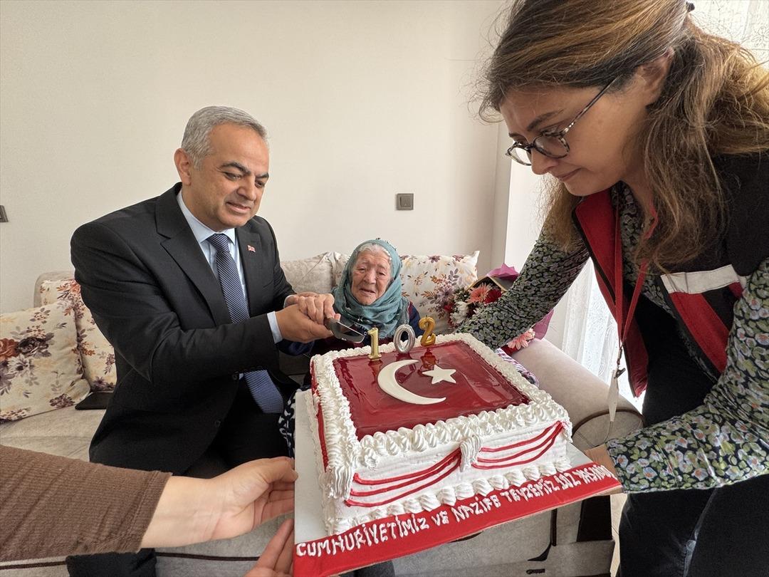 Cumhuriyet ile yaşıt Nazife nine: 102 yaşında yaşama sevinciyle yıllara meydan okuyor 2