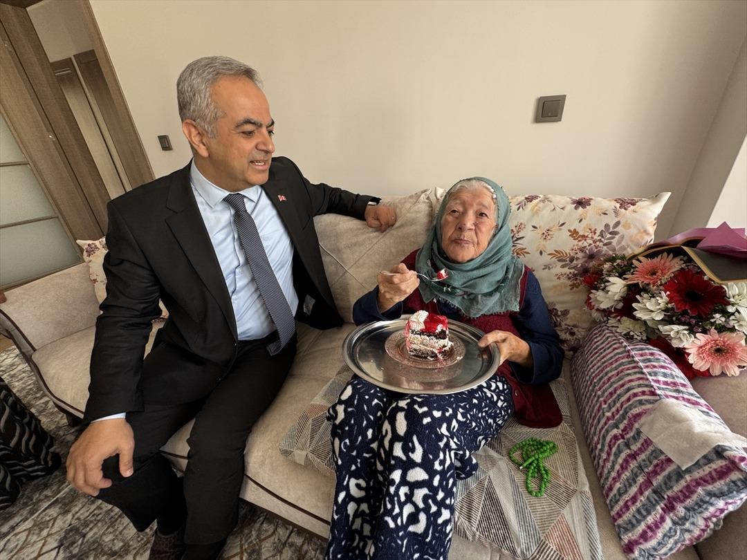 Cumhuriyet ile yaşıt Nazife nine: 102 yaşında yaşama sevinciyle yıllara meydan okuyor 3