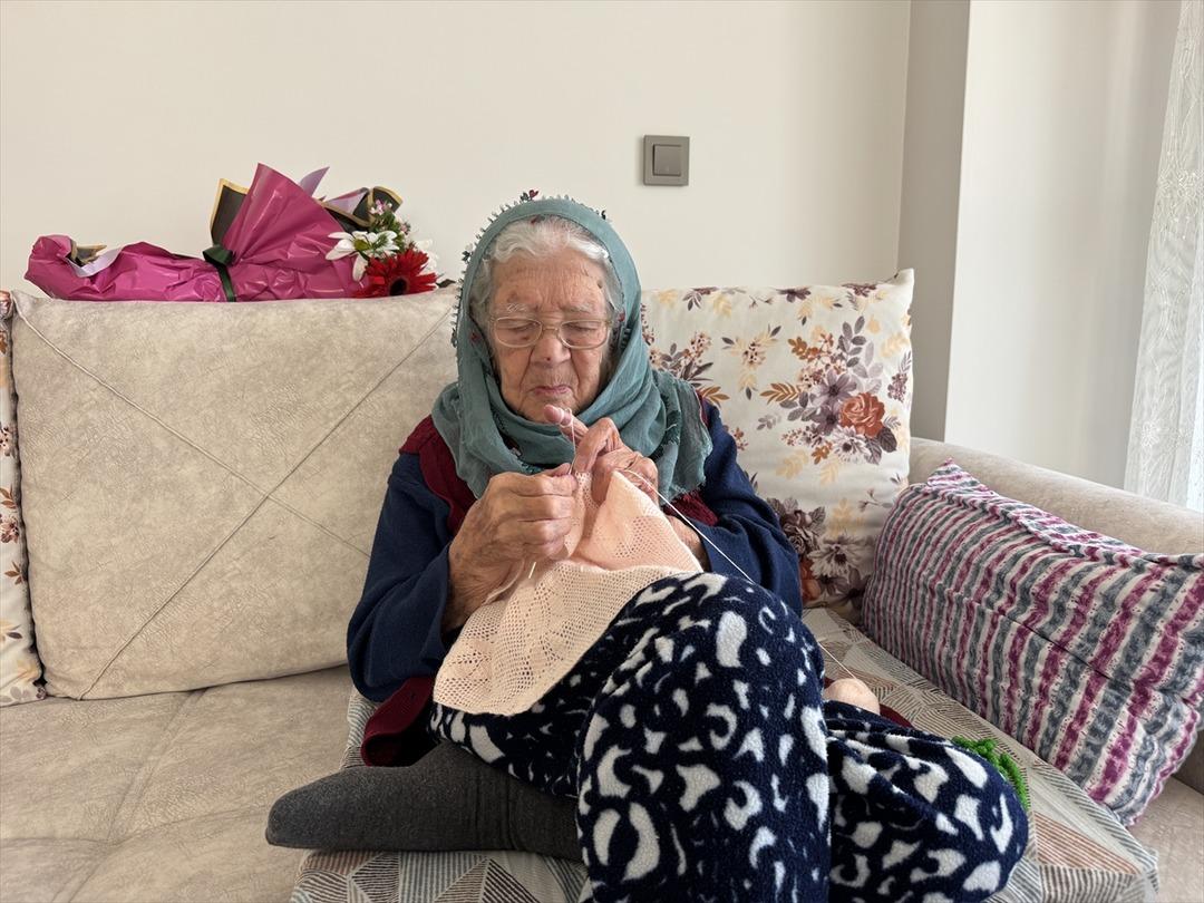 Cumhuriyet ile yaşıt Nazife nine: 102 yaşında yaşama sevinciyle yıllara meydan okuyor 4