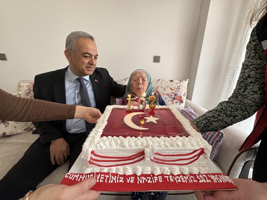 Cumhuriyet ile yaşıt Nazife nine: 102 yaşında yaşama sevinciyle yıllara meydan okuyor 6