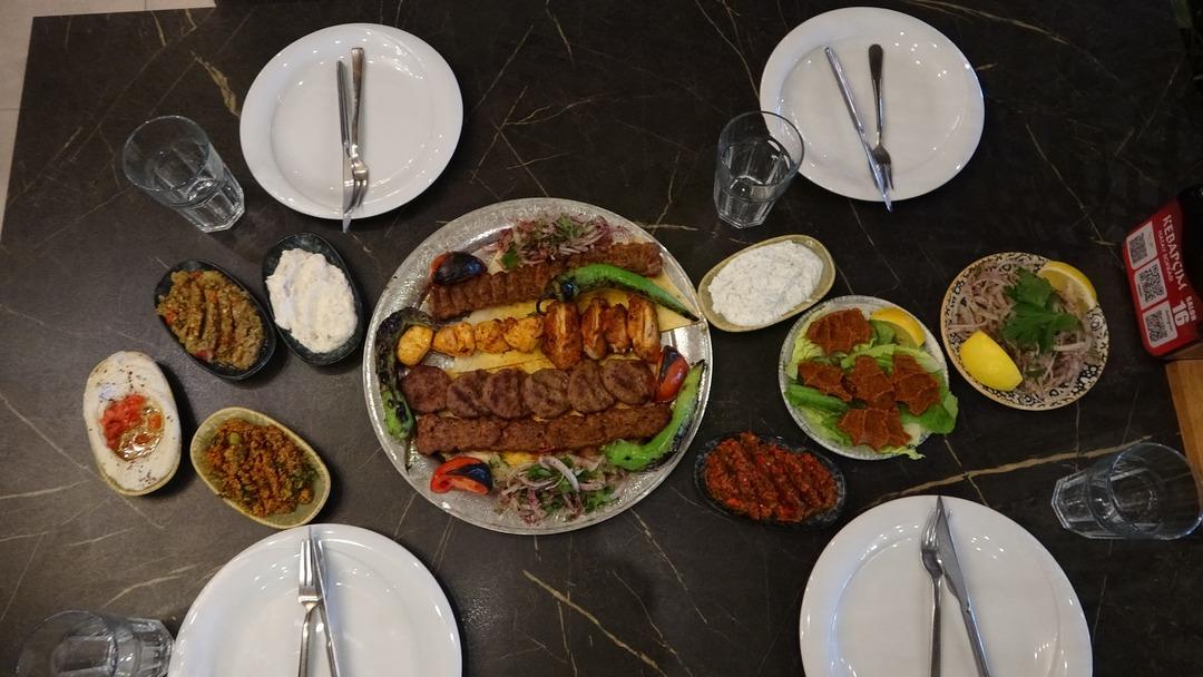 Restoran sahibinden israfa karşı yeni sistem: Fiyatları d&uuml;ş&uuml;rmeyi hedefliyor!  Yiyen &ouml;der  d&ouml;nemi... 4