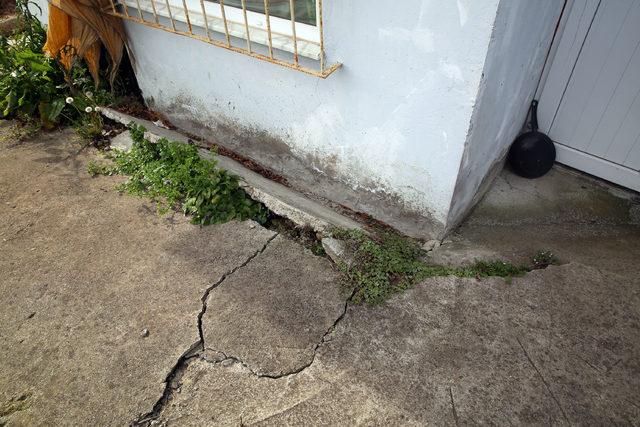 Rize’de bir köy heyelan nedeniyle boşaltılıyor