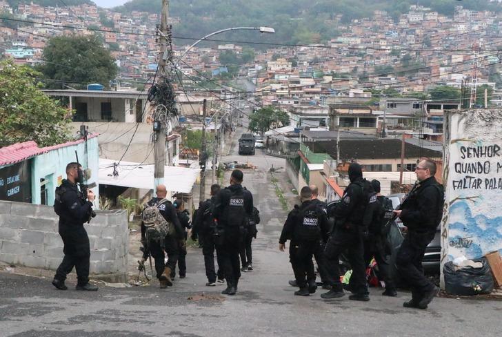 Rio de Janeiro'da polis operasyonu! Şimdiye kadar böylesi görülmemişti... En az 64 kişi öldü G2
