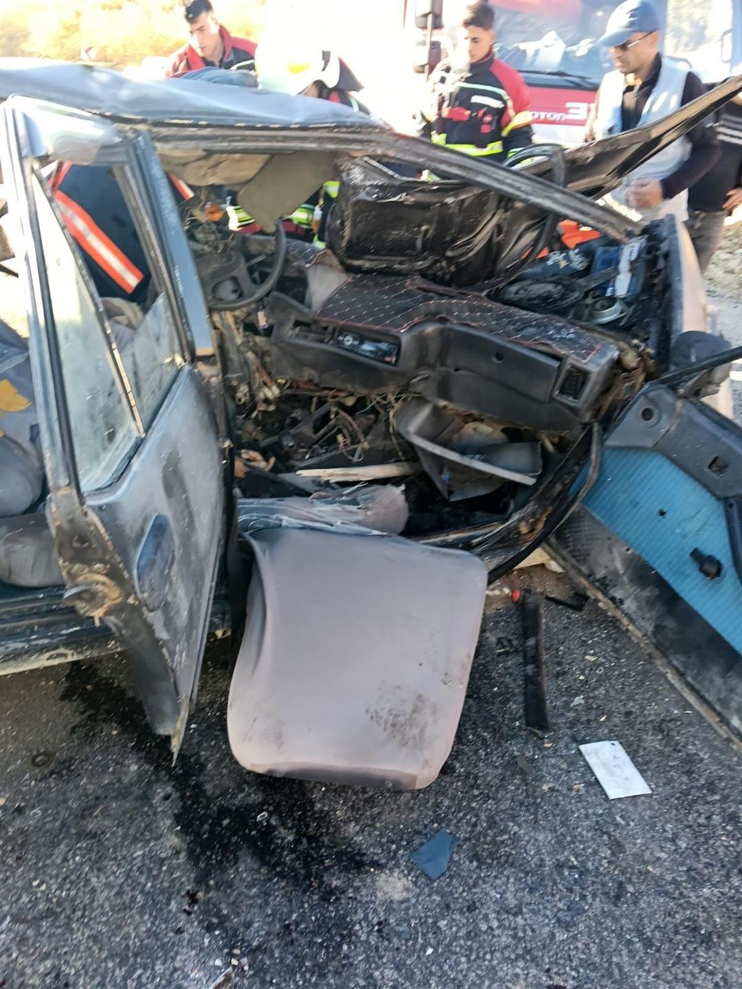 Mersin’de feci kaza! Tarım işçilerini taşıyan minibüs otomobille çarpıştı: 3 ölü, 12 yaralı! 3