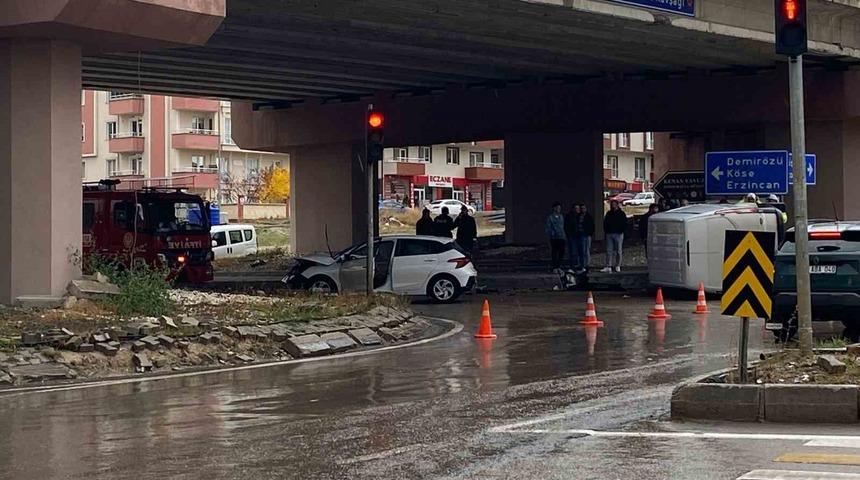 Bayburt’ta trafik kazası: 3 yaralı
