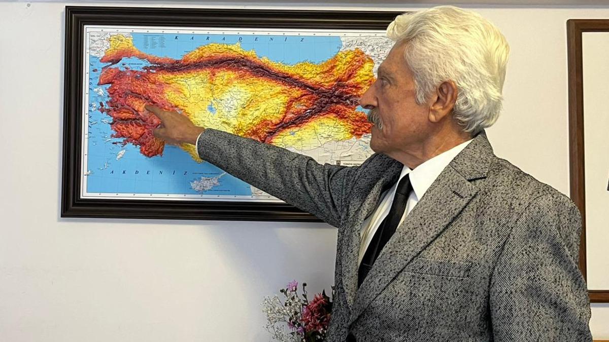 ‘Bölge 7 aydır hareketli’ diyerek İstanbul'u vuracak asıl fayı açıkladı.