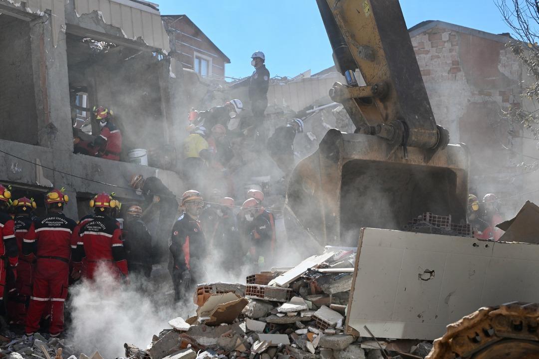 Enkazı gözyaşlarıyla izledi, söyledikleriyle kahretti... "Ben böyle bir haberle mi gelecektim buraya, aklım almıyor" 4