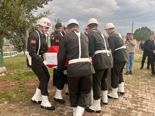 Kıbrıs gazisi son yolculuğuna uğurlandı 1