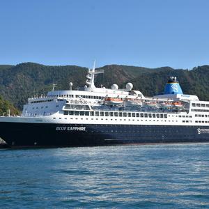 Yolcu gemisi "Blue Sapphire" personel değişimi ve ikmal için Marmaris'te