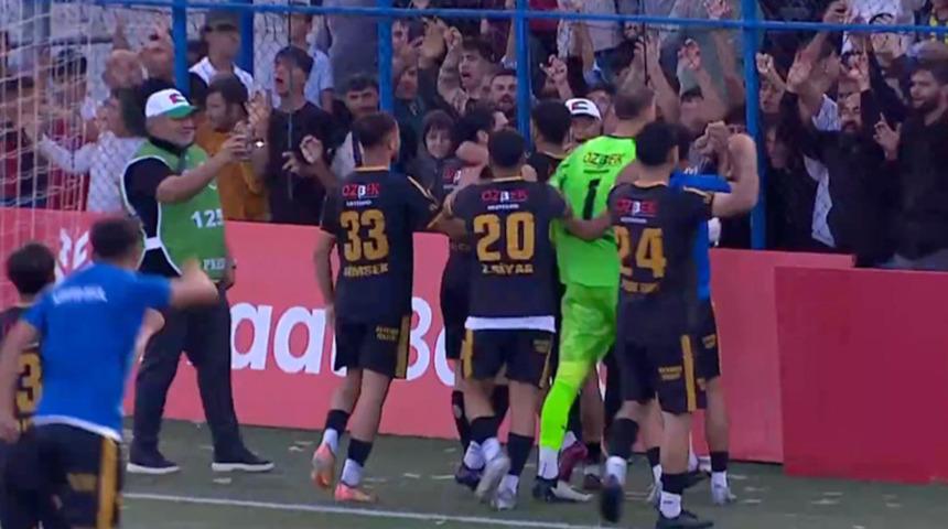 T&uuml;rkiye Kupası'nda b&uuml;y&uuml;k s&uuml;rpriz! Bal Ligi ekibi Kahta 02 S&uuml;per Lig ekibi Kasımpaşa'yı ge&ccedil;erek tarihi bir başarıya imza attı...