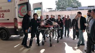 İskelenin altında kalan işçi ağır yaralandı