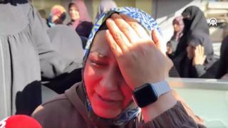 Enkazı gözyaşlarıyla izledi, söyledikleriyle kahretti... Ben böyle bir haberle mi gelecektim buraya, aklım almıyor