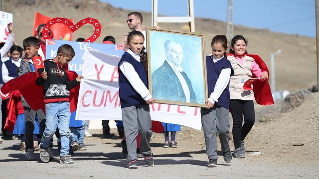 Cumhuriyet’in 102. yılı: Memleketin dört bir yanında Cumhuriyet Bayramı coşkusu yaşandı! Yüz binler Anıtkabir’e koştu…