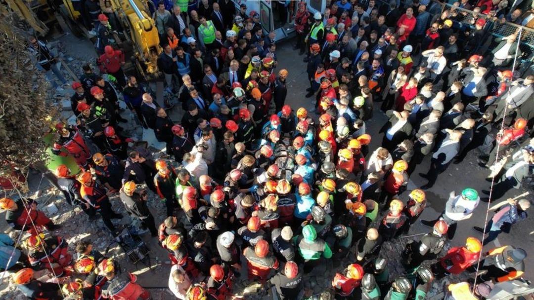 SON DAKİKA | Kocaeli Gebze de 7 katlı bina çöktü! Enkaz altında kalanlar var, acı haber geldi 5