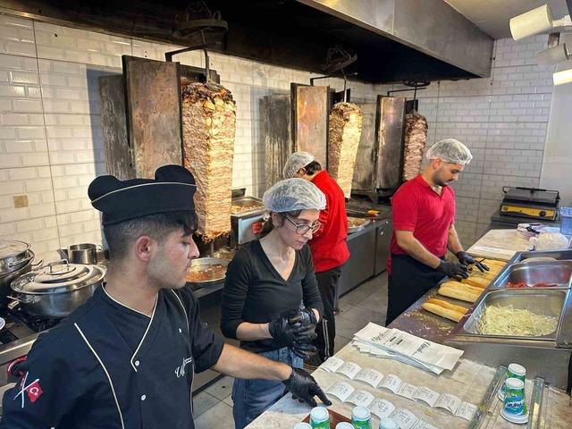 29 Ekim’de tavuk döner ve ayranı 29 liradan sattılar 1